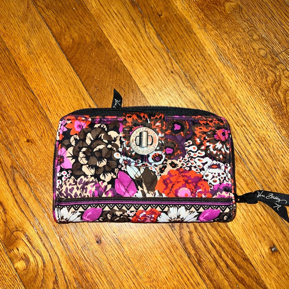 NWT Vera Bradley Turn Lock Wallet in ROSEWOOD Retails $49